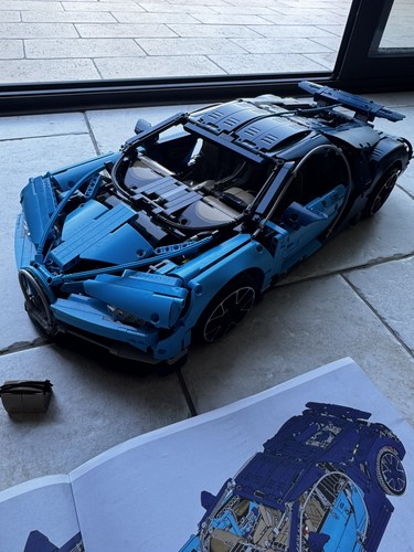 Bugatti chiron 3599 pcs - bugatti,